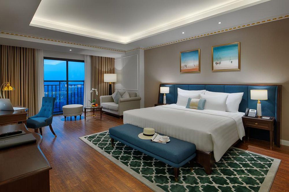 DELUXE BAY VIEW